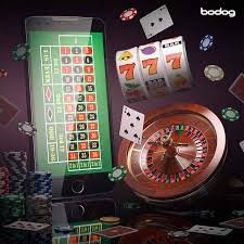Fitur lengkap aplikasi MCM Bola menampilkan menu taruhan olahraga, live casino, dan manajemen akun di satu tampilan mobile